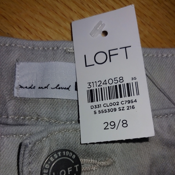 NWT LOFT High Rise Straight Crop Jeans in Light Grey Wash – Size 29 / 8 - Picture 5 of 10